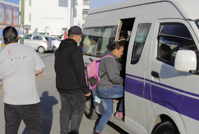 Pide gobierno a transportistas no interrumpir servicio público