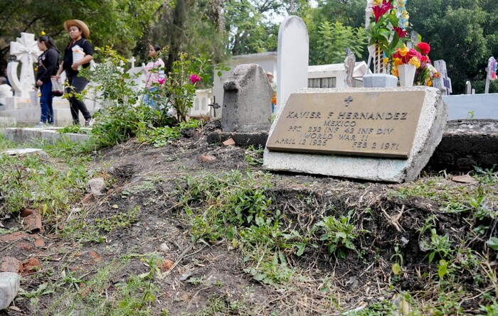 Placa olvidada en panteón de Morelia, un recuerdo de la Segunda Guerra Mundial