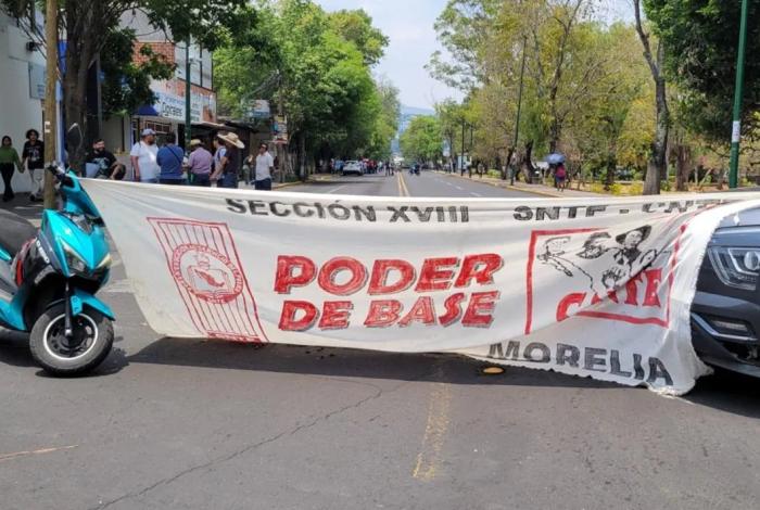 Poder de Base no abandona el plantón y anuncia bloqueos para este lunes en Morelia