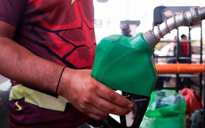 Podría firmarse acuerdo para que no suba la gasolina de 24 pesos