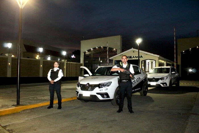 Policía Auxiliar vigila empacadoras de aguacate