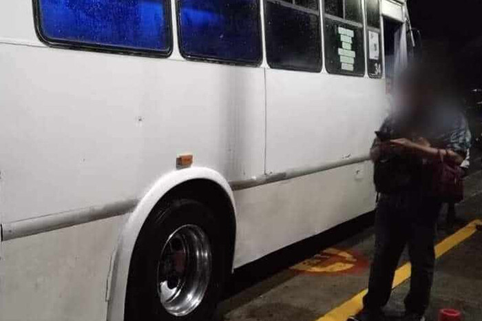 Policía Morelia detiene a automovilista por presuntamente dispararle a camión Ruta Camponubes