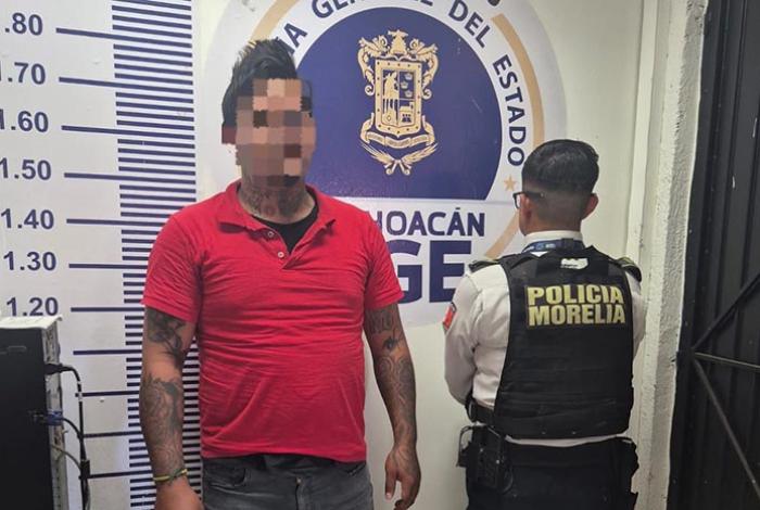 Policía Morelia detiene a un sujeto por robo a Farmacia Guadalajara en Villas del Pedregal