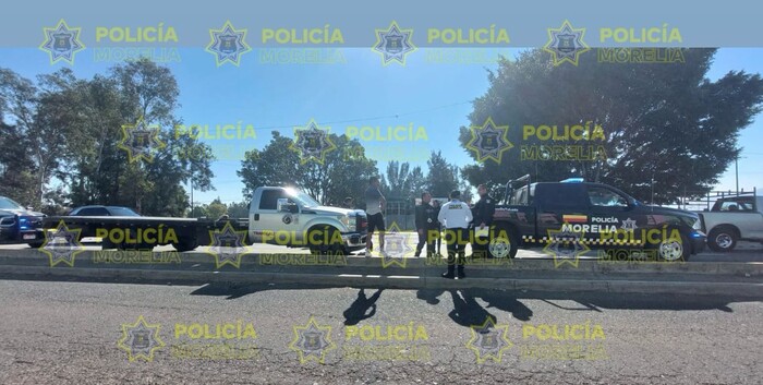 Policía Morelia recupera vehículo con reporte de robo y detiene a dos personas