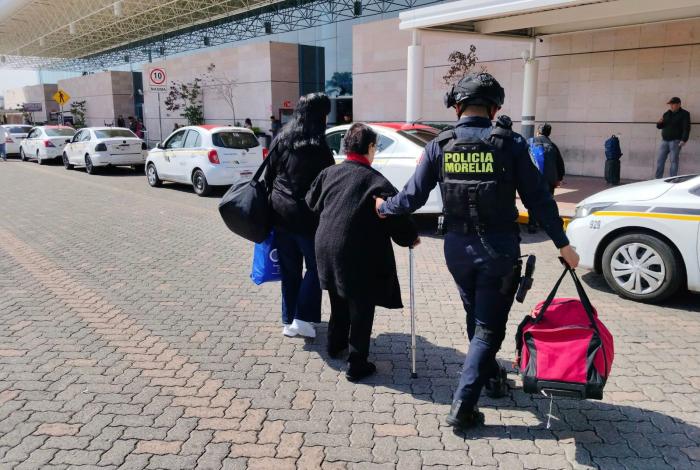 Policía Morelia refuerza seguridad en Aeropuerto y Central de Autobuses