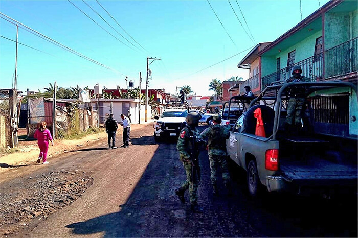 Policía municipal es baleado al salir de turno, en Uruapan