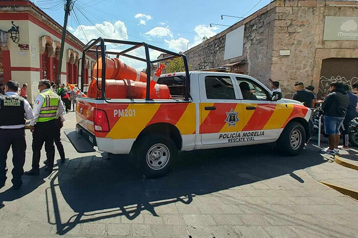 Policías de Morelia y ambulantes protagonizan conato de pleito en el Centro Histórico