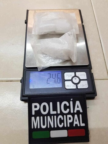 Policías de Pátzcuaro detienen a albañil en posesión de droga sintética