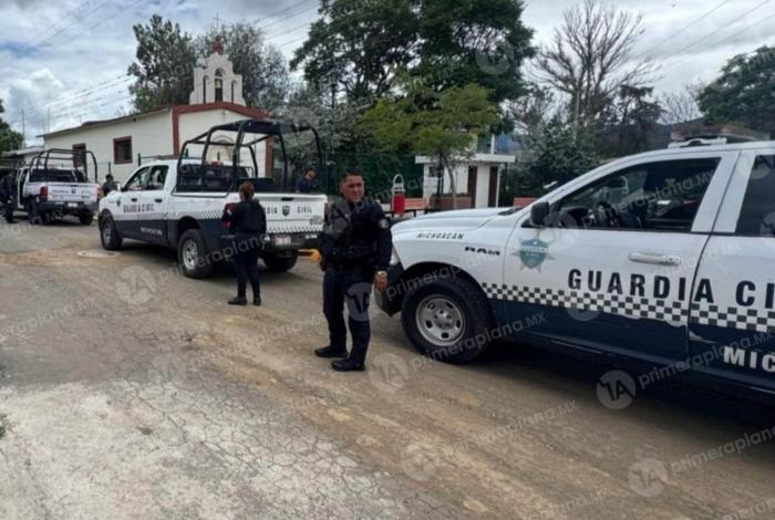 Policías y civiles arm4dos se enfr3ntan a tiros en Indaparapeo
