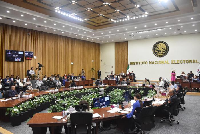 Por “acordeones” y más irregularidades, INE sanciona a ganadores de la elección judicial