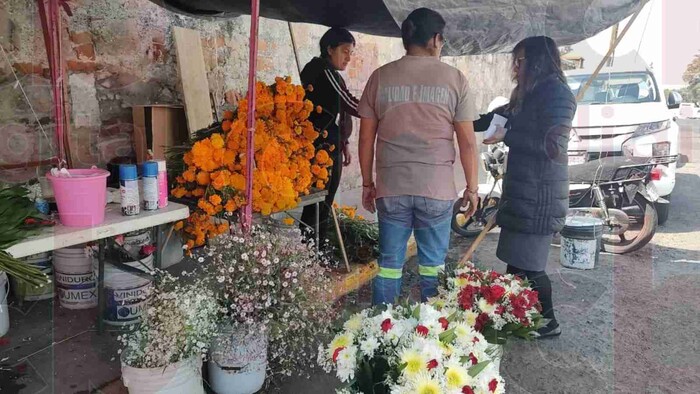 Por Día de Muertos, serán 750 los oferentes que se instalarán alrededor del Panteón Municipal de Morelia