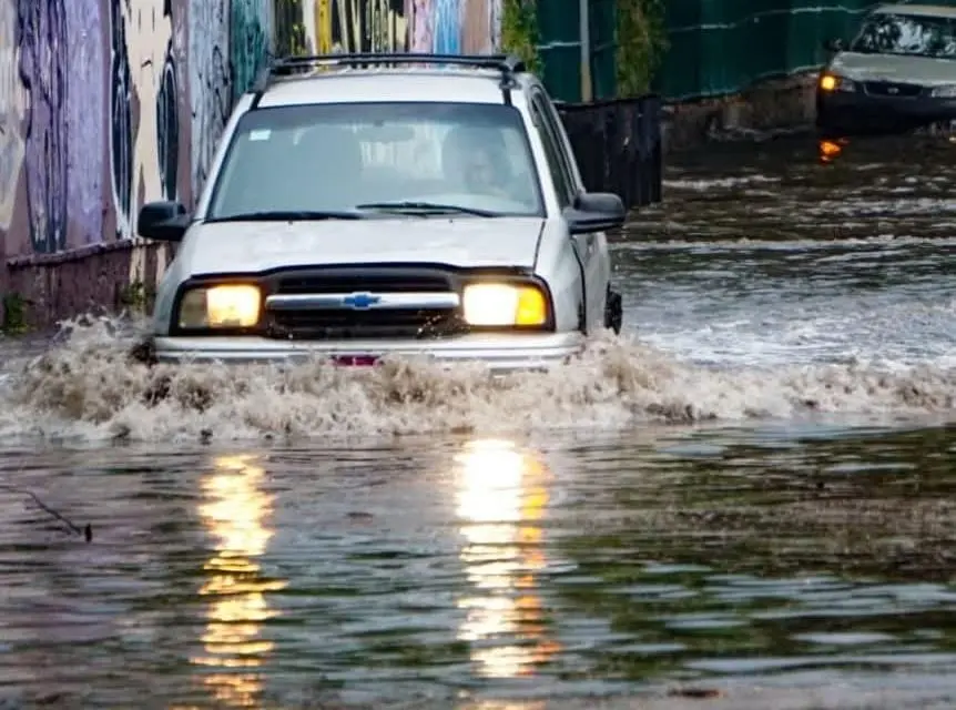 Por inundaciones, reconstrucción de Calzada Juárez continúa generando polémica y molestia en población de Morelia