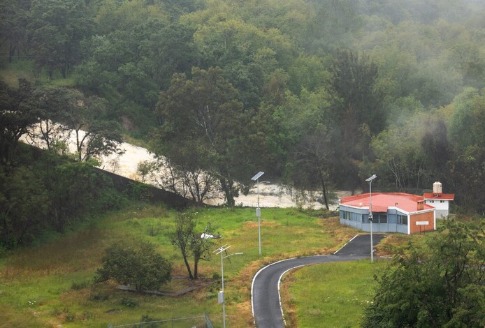 Por lluvias, suspende Conagua desfogue de presa de Cointzio