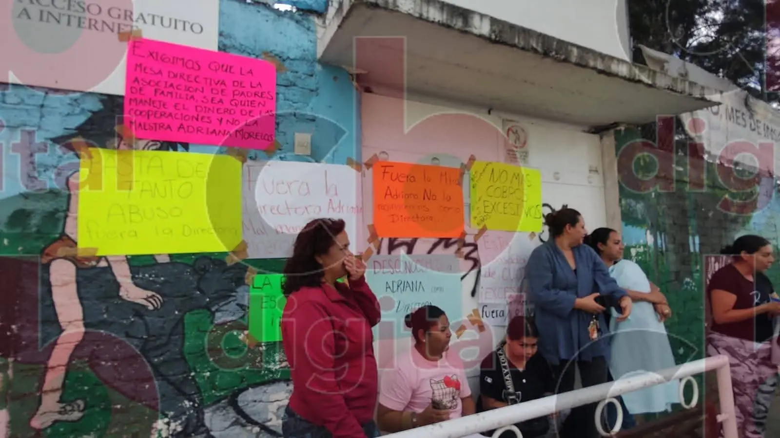 Por malos tratos, padres de familia exigen destitución de directora de Jardín de Niños