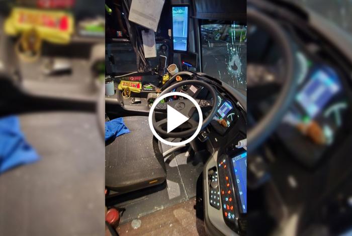 Por no dejarse asaltar, descalabran a conductor de autobús en Apatzingán
