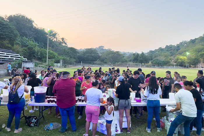 Posada Navideña del DIF Municipal continua llevando alegría en Las Guacamayas