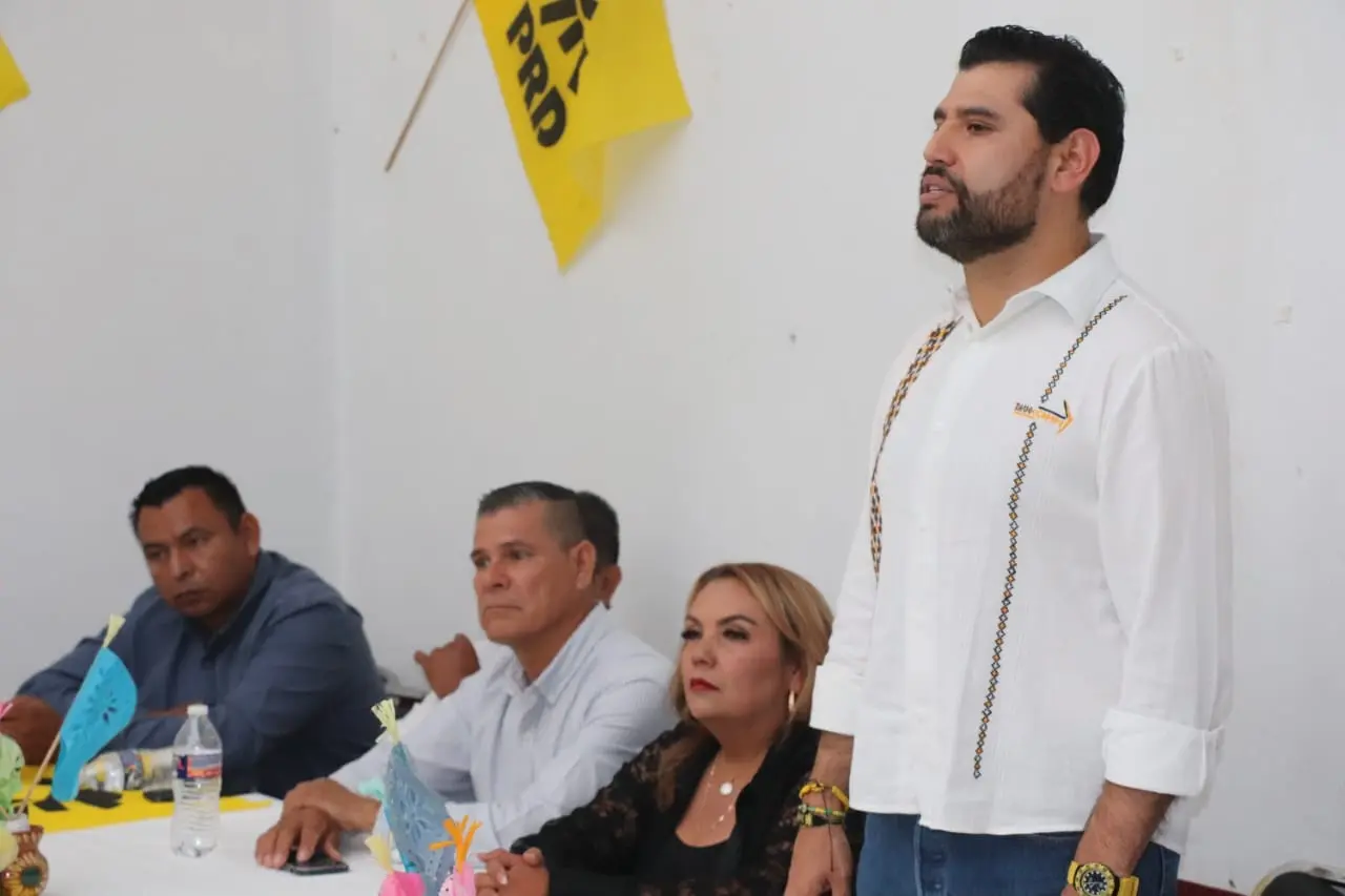 PRD Michoacán se prepara para gobernar los ocho municipios del distrito de Paracho en 2027: Octavio Ocampo