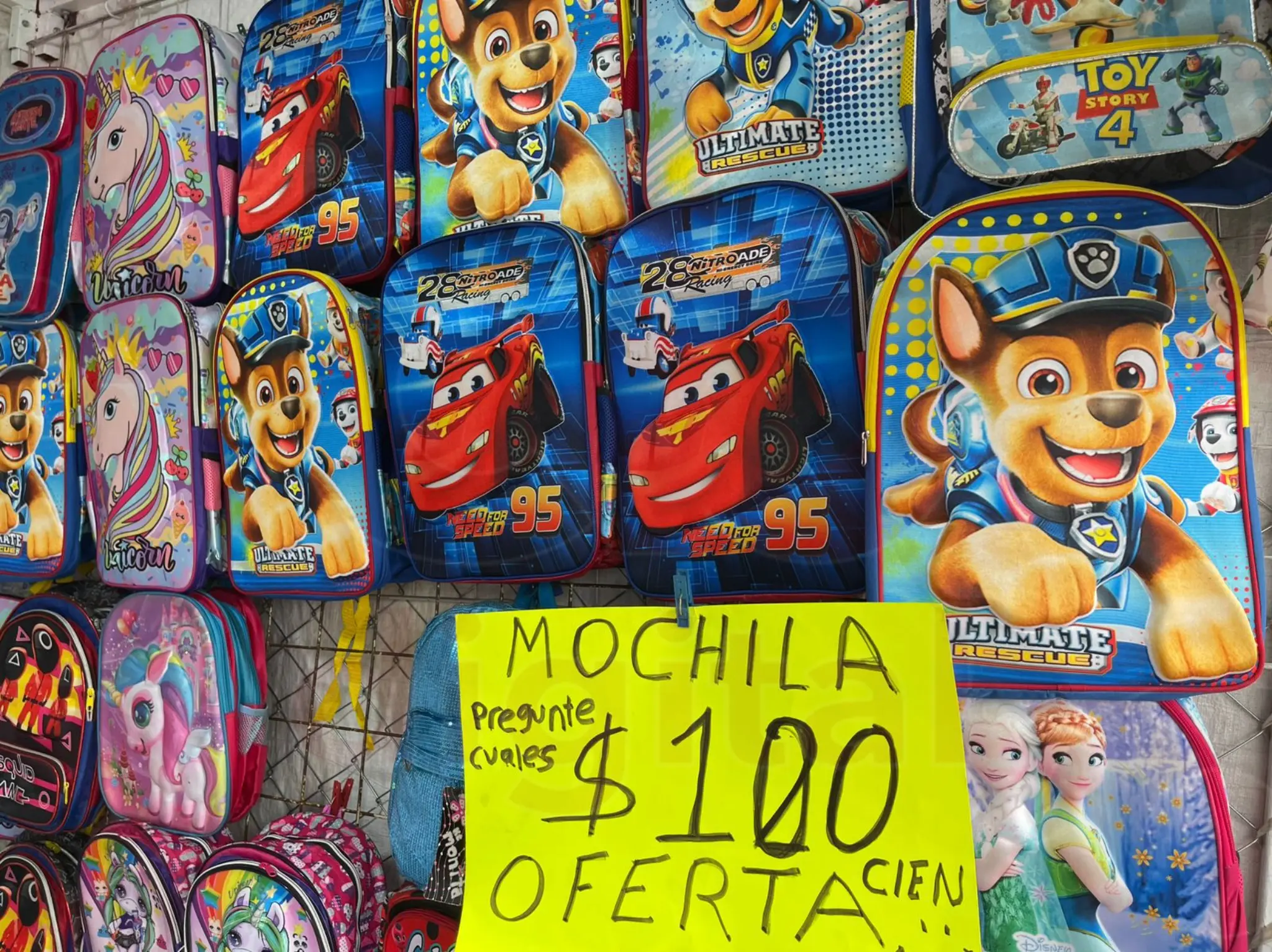 Precios de Mochilas en Mercados de Morelia se mantienen accesibles 