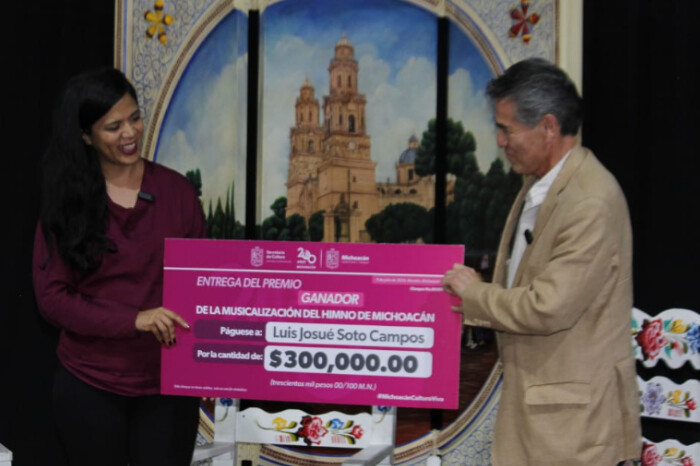 Premian al compositor de la música del himno de Michoacán