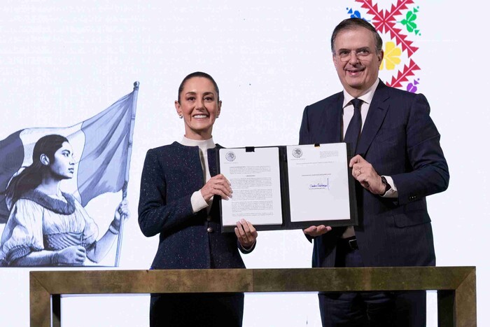 PRESIDENTA CLAUDIA SHEINBAUM FIRMA DECRETO PARA PROTEGER A LA INDUSTRIA TEXTIL NACIONAL Y FORTALECER EL DESARROLLO ECONÓMICO DE MÉXICO