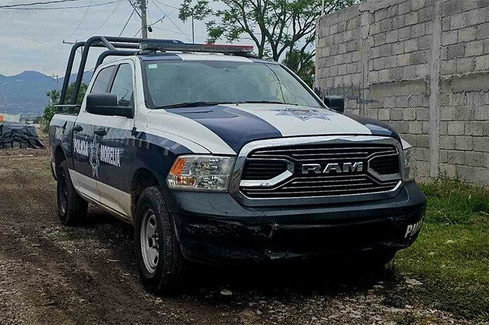 Presunto ladrón es golpeado y atado a un poste en la colonia La Aldea, Morelia