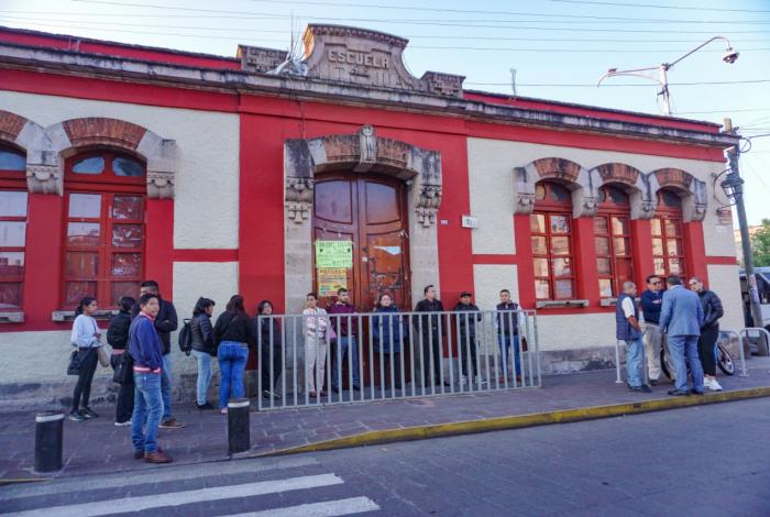 Primaria Benito Juárez, afectada por presunto cierre arbitrario