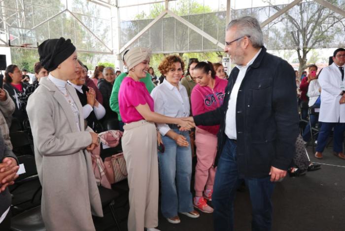 Programa pionero de atención al cáncer ha beneficiado a más de 700 niñas y niños y 2 mil 600 mujeres: Bedolla