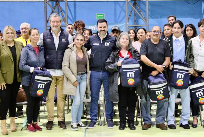 Promueve Yankel Benítez prevención y capacitación con entrega de mochilas de emergencia