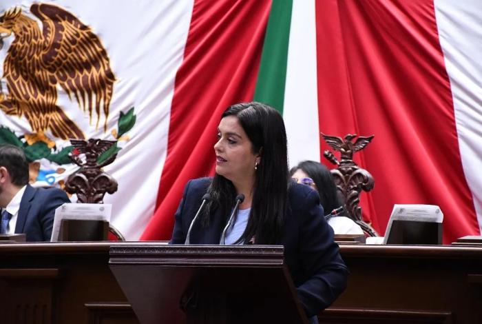 Propone Tere Herrera apoyar a cuidadores primarios en Michoacán
