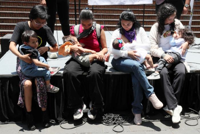 Proponen que madres puedan transportar más de 100 ml de leche materna