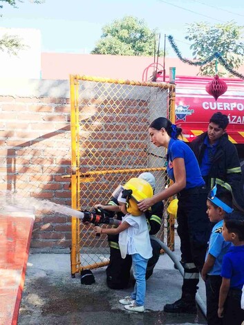 Protección Civil Municipal Lleva Educación y Práctica Preescolares de Lázaro Cárdenas