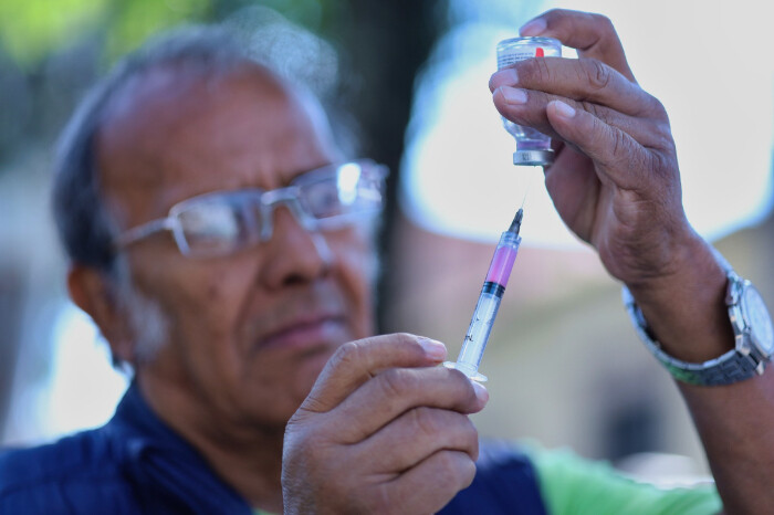 ¡Protege a tu mascota! SSM ofrece vacuna gratuita contra la rabia disponible en 364 centros de salud