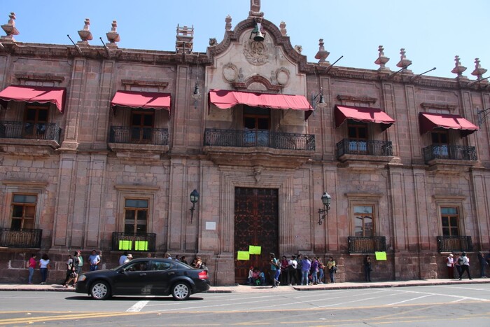 Protestan docentes de Aquila en Morelia