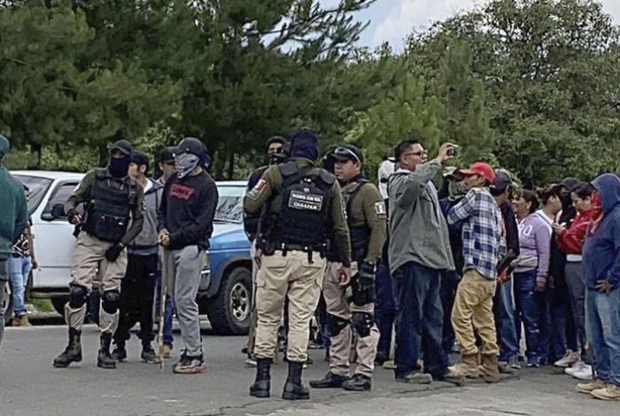 Protestan en Carapan para renovar Concejo Comunal; Kuaris detienen a tres