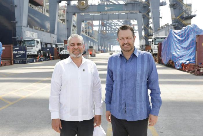 Puerto de Lázaro Cárdenas rompe récord; moviliza 15.5 millones de toneladas en primer semestre: Bedolla