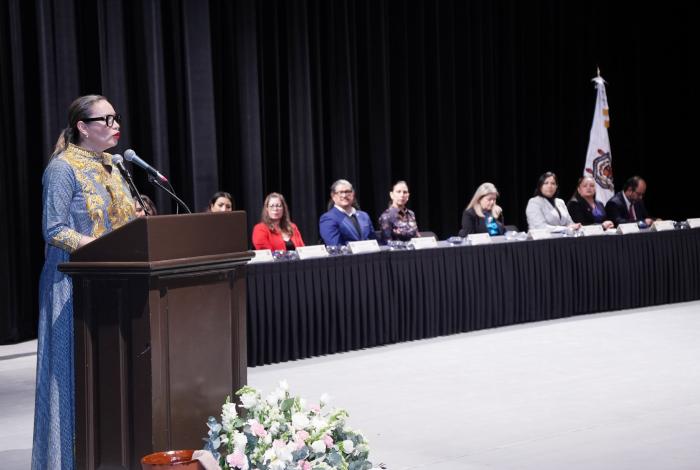 Que el respeto, la justicia y la solidaridad guíen sus decisiones, convoca Yarabí Ávila a egresados de preparatoria
