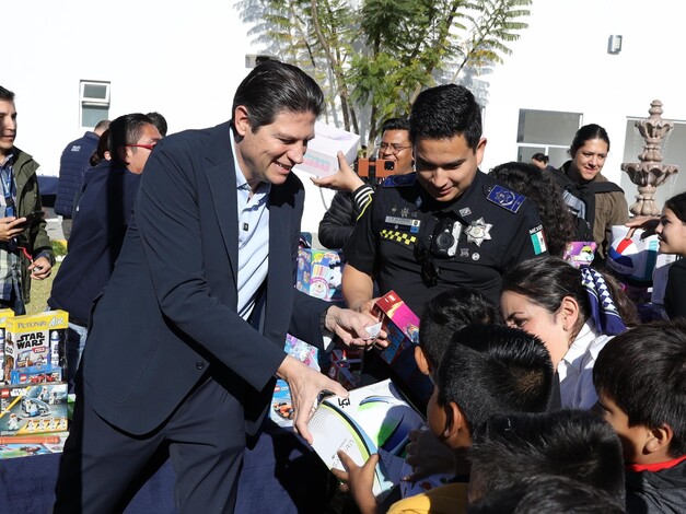 Que niñas y niños quieran ser policías y gente de bien, eso queremos: Alfonso