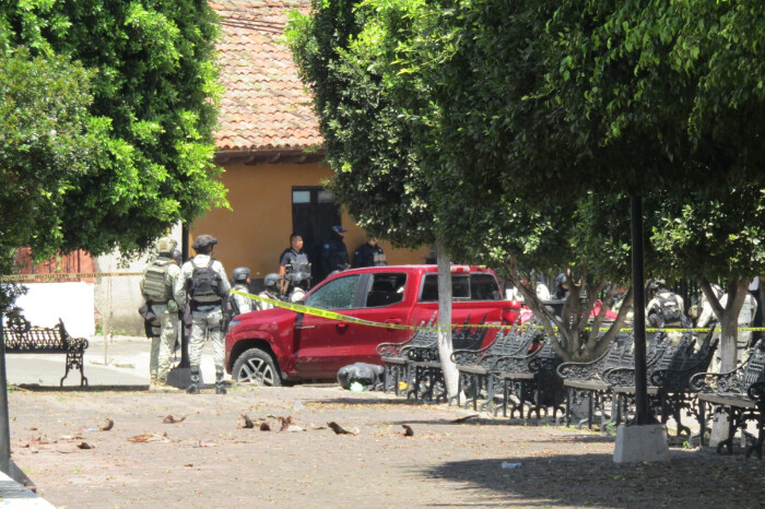 Quedan heridos 2 agentes de la Guardia Nacional en balacera contra criminales en Tangancícuaro