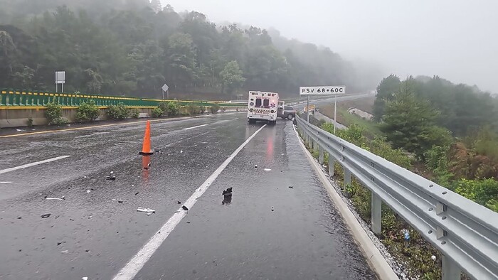 Queretano sufre accidente en la autopista siglo XXI: sale lesionado