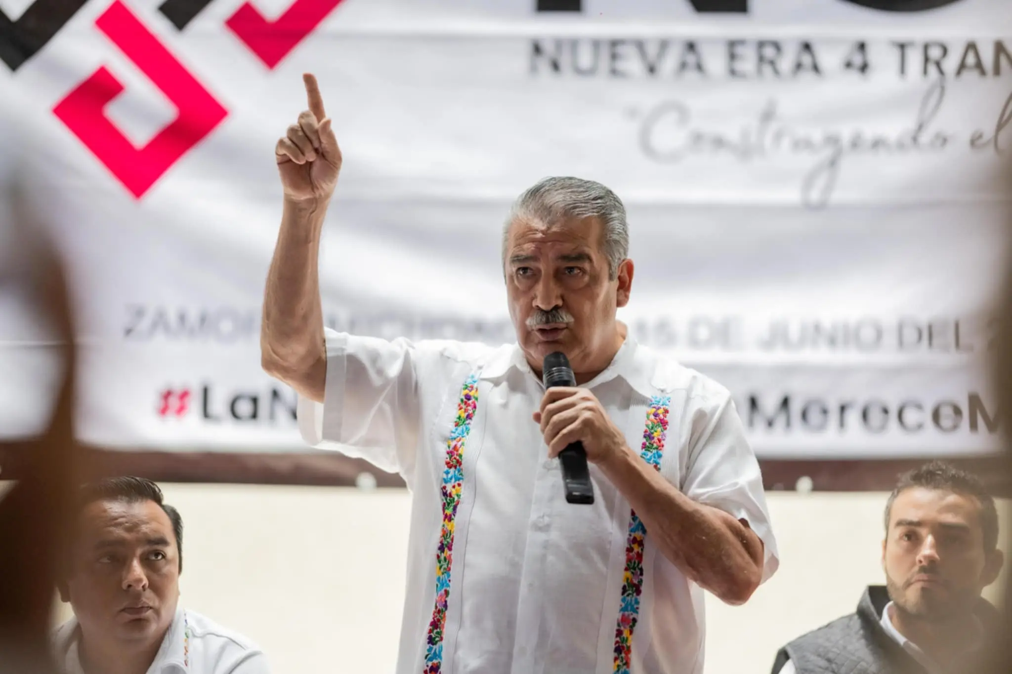 Raúl Morón, fortalecido en preferencias a la gubernatura tras fracaso de imposición de alternancia