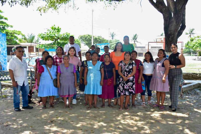 Reafirma Presidenta Del DIF Compromiso con Mujeres Indígenas en Playa Azul