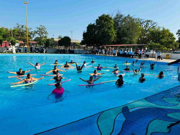 Realizan Clase de Aquafitness en Alberca Municipal