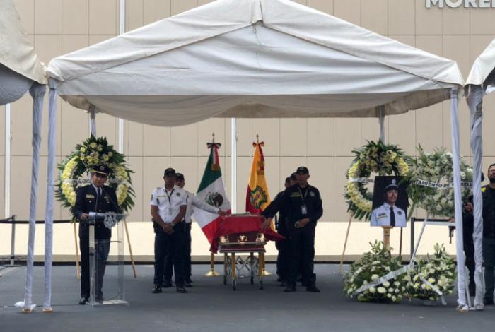 Realizan homenaje de cuerpo presente a José Luis López, policía municipal caído en Morelia