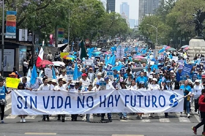 Realizan marcha por la Vida en Ciudad de México