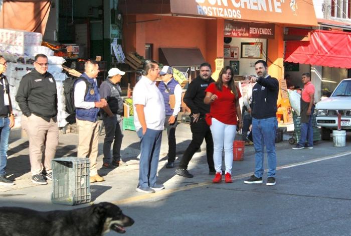 Realizan operativo en Mercado de Abastos para asegurar que las áreas estén libres de obstáculos
