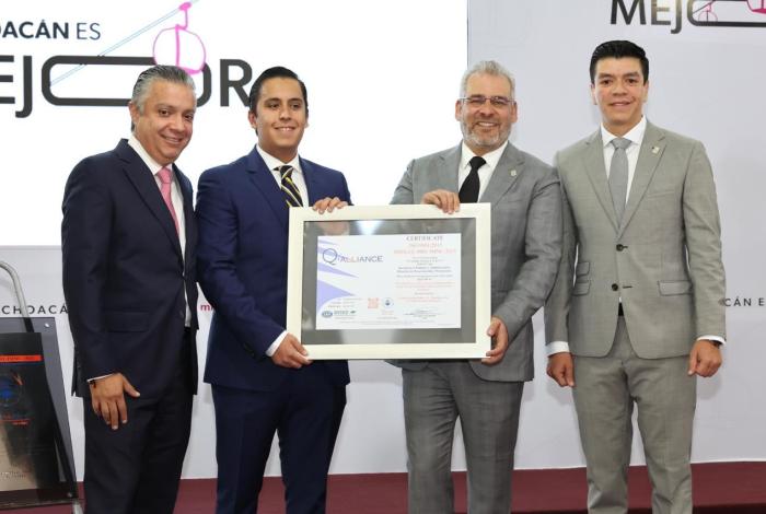 Recibe Bedolla certificación histórica por proceso del gasto público de Michoacán