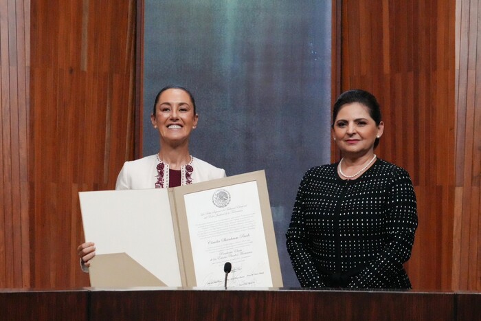 Recibe Sheinbaum constancia de mayoría como presidenta electa de México