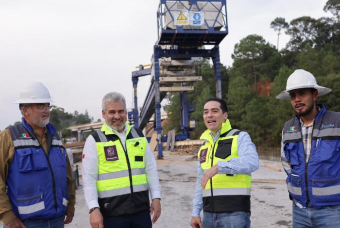 Reconoce CMIC Michoacán a Bedolla por generación de empleo con obras estatales