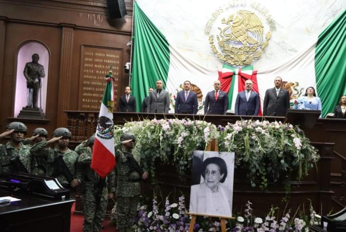 Reconoce Congreso local trayectoria de Amalia Solórzano