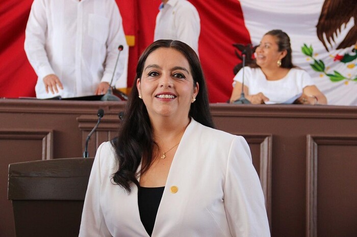 Reconoce diputada Tere Herrera labor de los médicos en su día